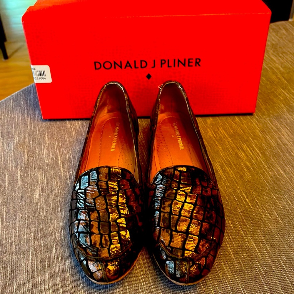 Donald J Pliner Bronze Crocco Patent Loafers